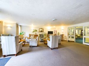 COMMUNAL LOUNGE- click for photo gallery